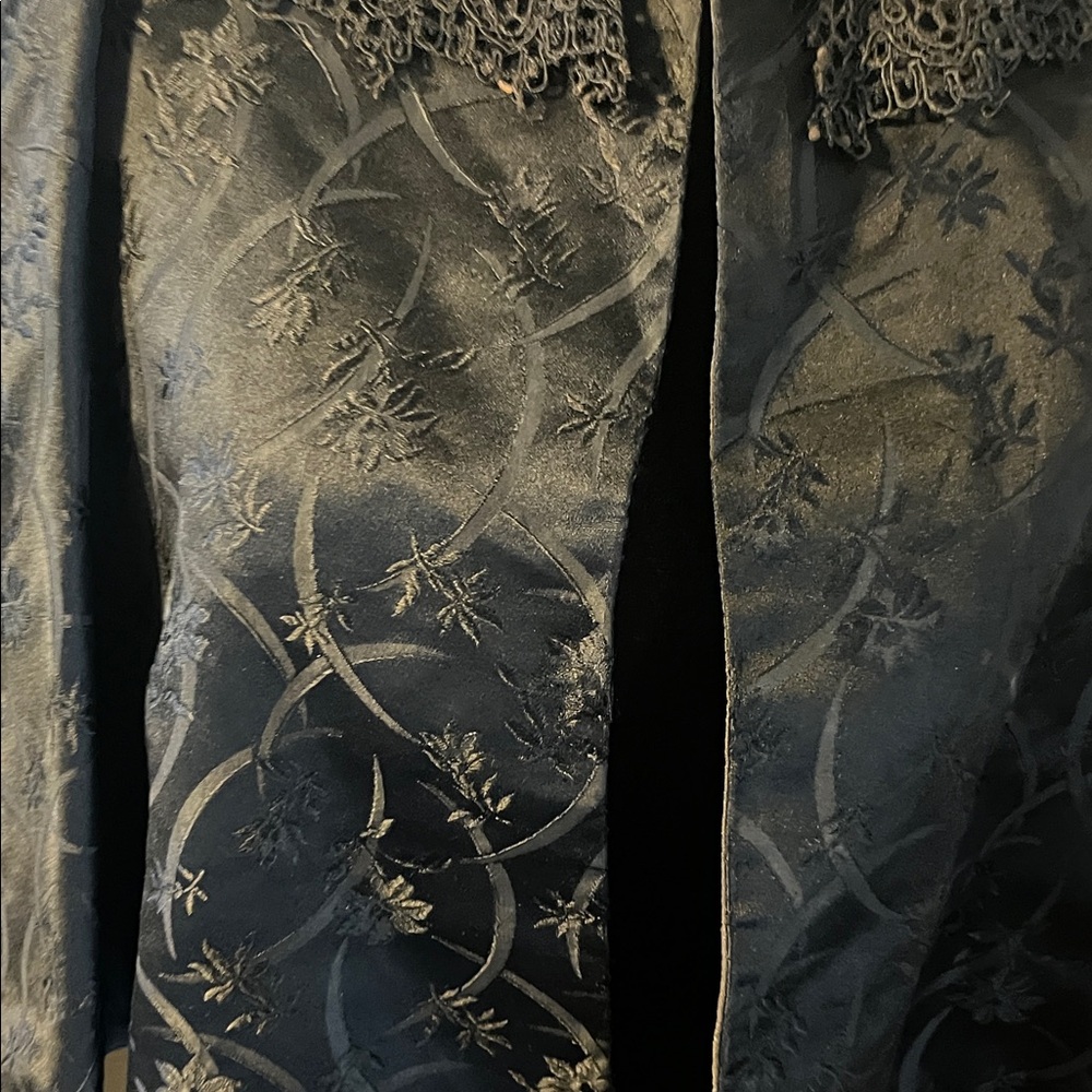 Victorian Black mourning Lace Cape one size - Picture 3 of 3
